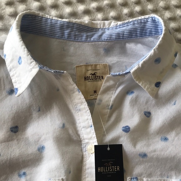 ❤️ Hollister Knot-Front Button-up ❤️ - Picture 3 of 5